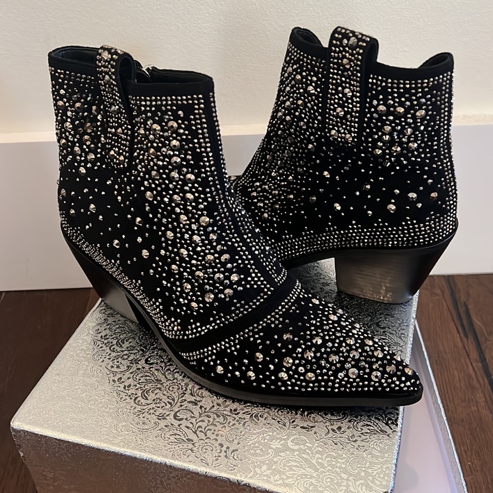 Cowboy boots Black Rinestone cowgirl boots NWT size 39